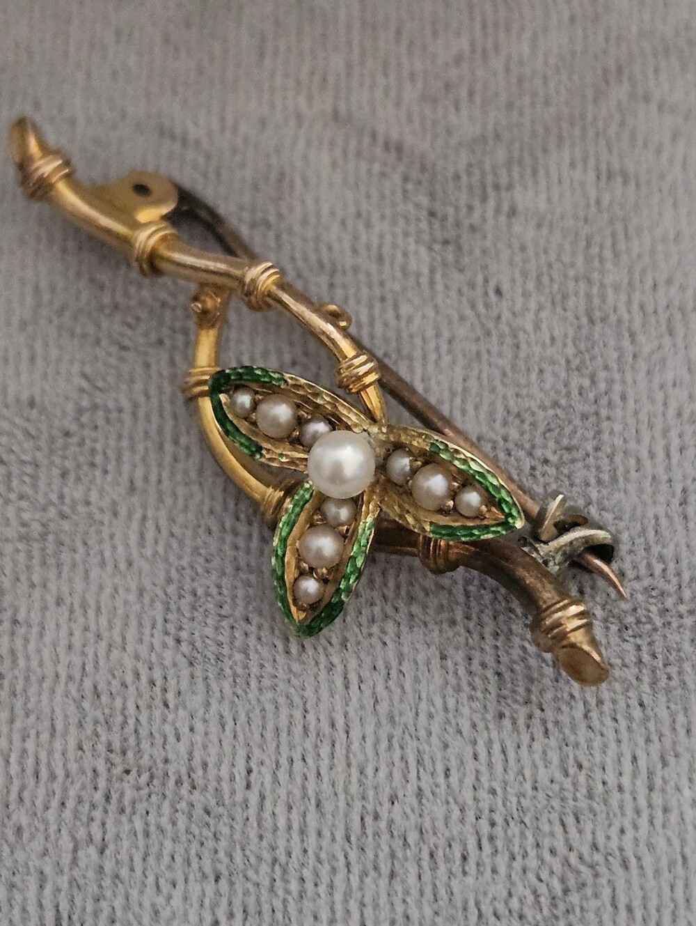 Antique Art Nouveau  15K Gold Pin